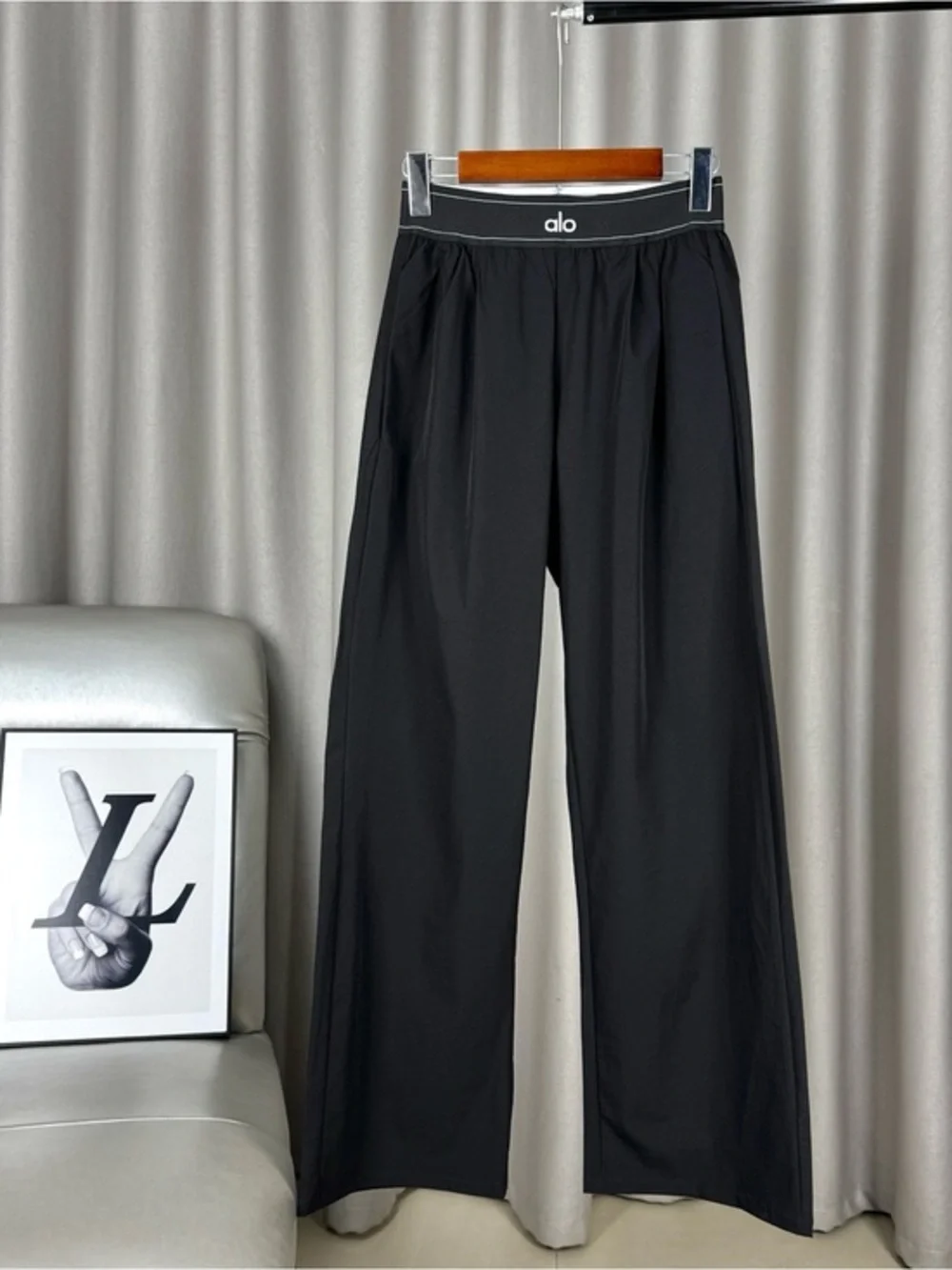 ALO Yoga Black Straight Leg Pants